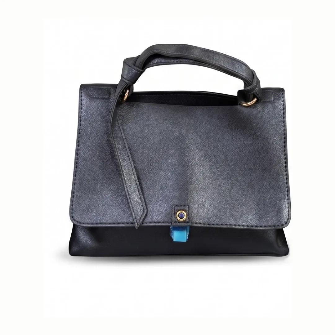 Sac à main élégant en cuir noir