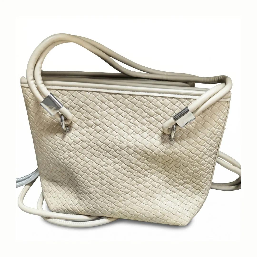 Sac à main en cuir tressé